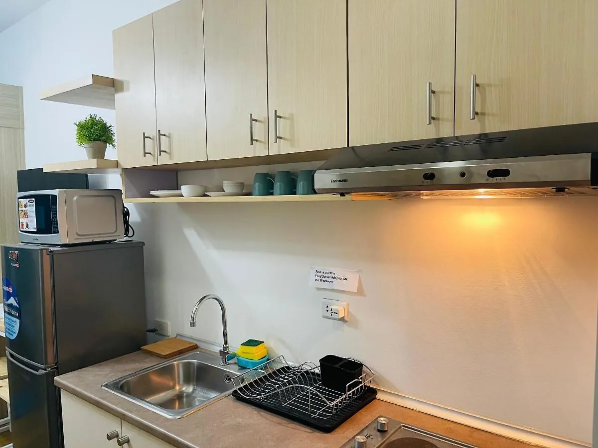 Taguig 1 Bedroom With Balcony Netflix Near Bgc Mc Kinley 0*,  Filipiny