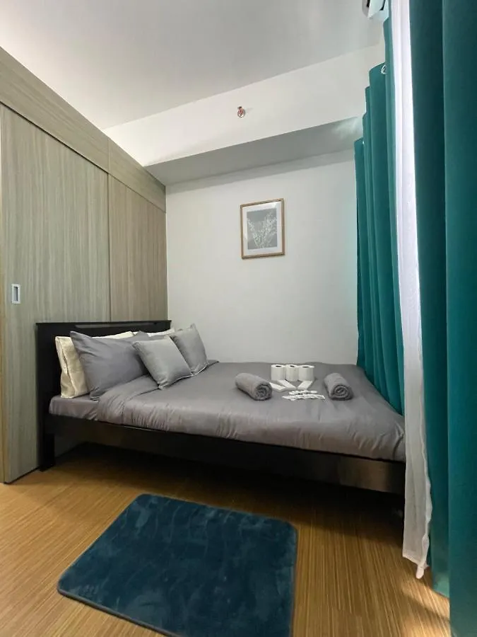 Taguig 1 Bedroom With Balcony Netflix Near Bgc Mc Kinley