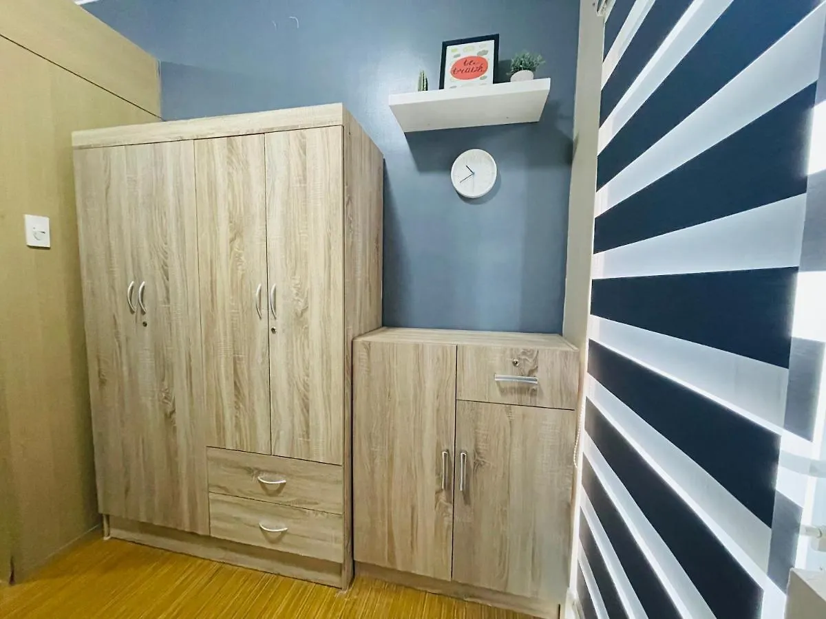 Taguig 1 Bedroom With Balcony Netflix Near Bgc Mc Kinley Philippines