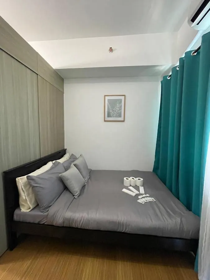 Taguig 1 Bedroom With Balcony Netflix Near Bgc Mc Kinley Philippines