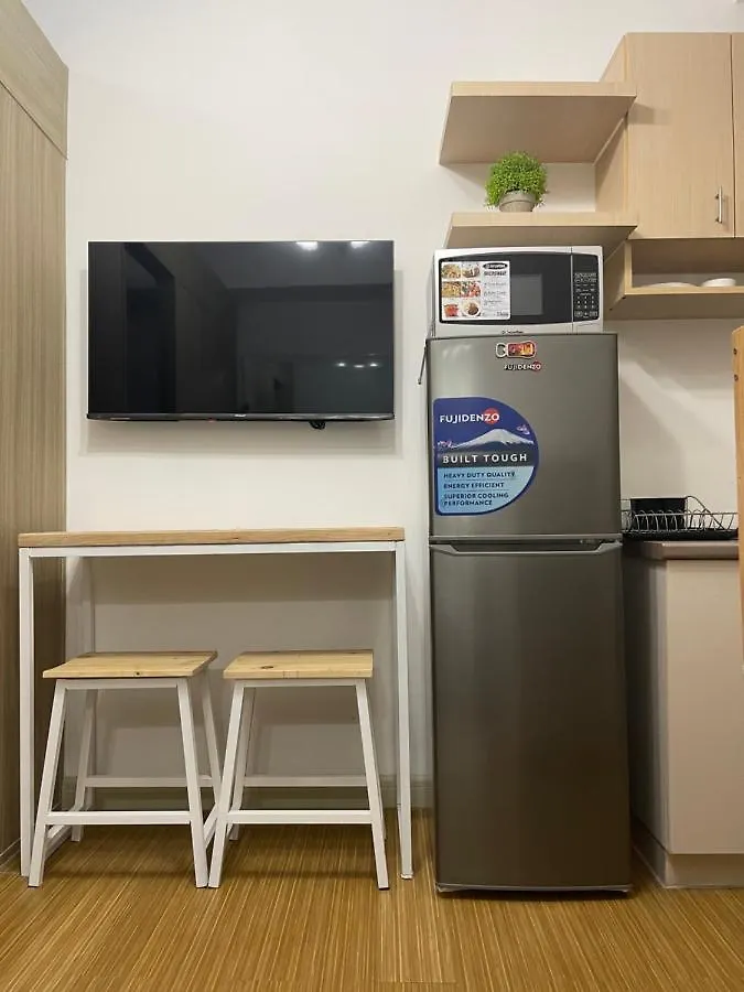 Taguig 1 Bedroom With Balcony Netflix Near Bgc Mc Kinley Aparthotel